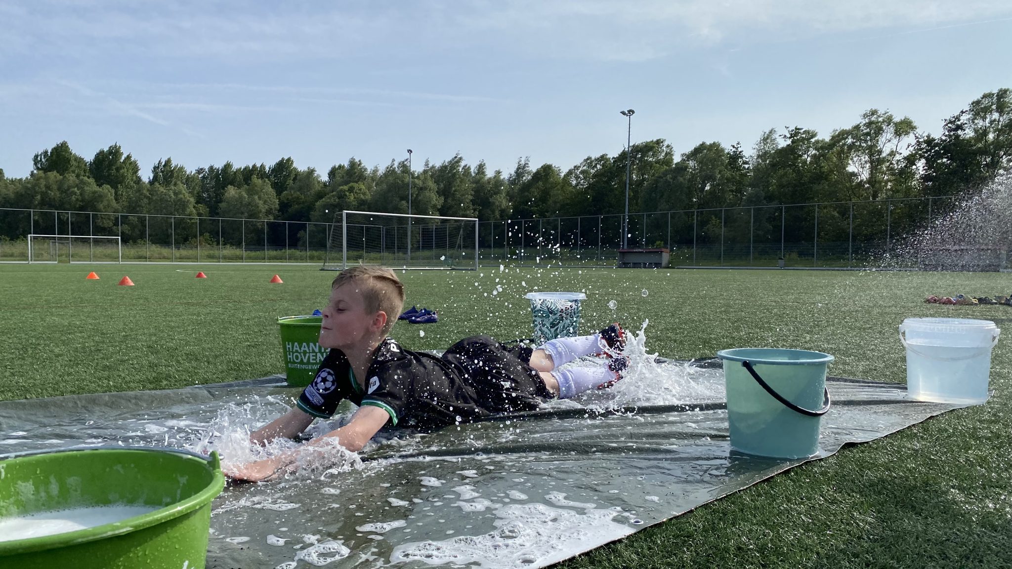 Seizoensafsluiting onderbouw met spetterende watertraining
